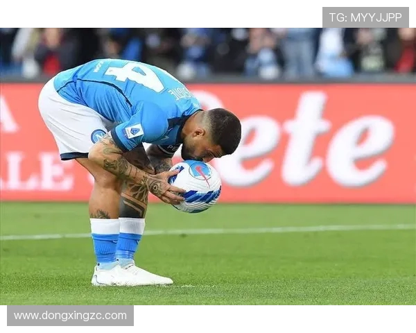 库尔图瓦回应拉波尔塔言论强调球队从未依赖裁判的支持与照顾 库尔图瓦回应拉波尔塔言论强调球队从未依赖裁判的支持与照顾